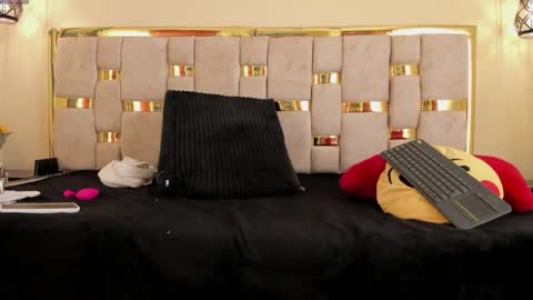 tattaa 3 online show from February 4, 2025, 1:23 am