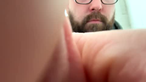 MrMrs online show from December 31, 2024, 2:47 pm