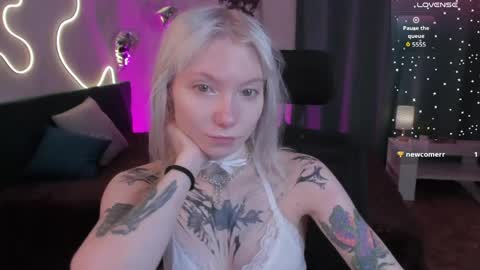 tattoo_artbaby online show from April 24, 2026, 12:57 am