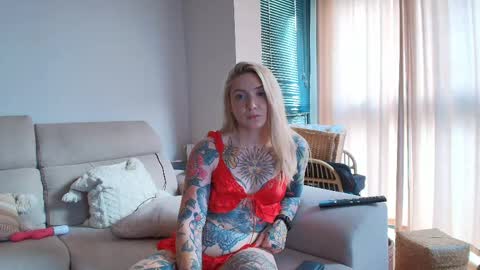 tattoobbgirl online show from April 29, 2026, 5:30 pm