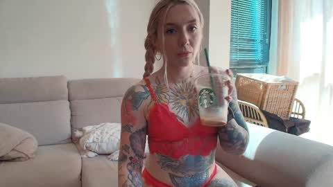 tattoobbgirl online show from May 4, 2026, 2:46 pm