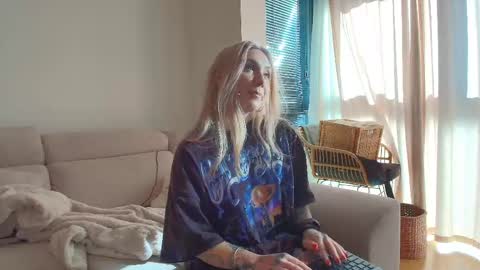 tattoobbgirl online show from May 16, 2026, 4:17 pm