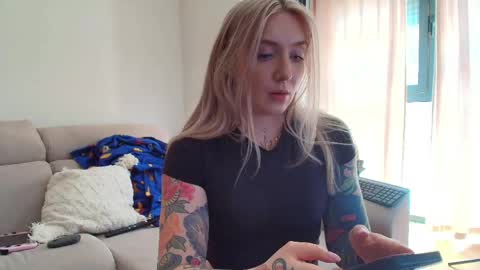 tattoobbgirl online show from June 5, 2026, 1:39 pm