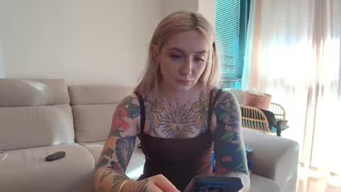 tattoobbgirl online show from June 8, 2026, 3:45 pm