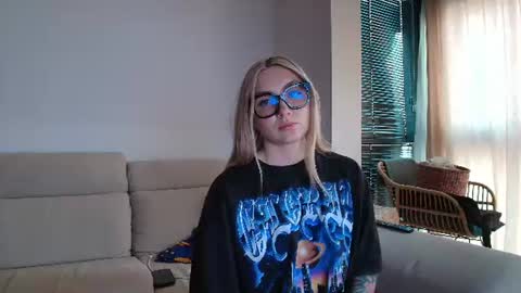 tattoobbgirl online show from June 9, 2026, 7:03 pm