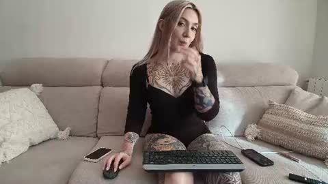 tattoobbgirl online show from June 29, 2026, 3:34 pm