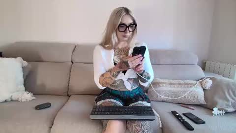 tattoobbgirl online show from July 2, 2026, 5:08 pm