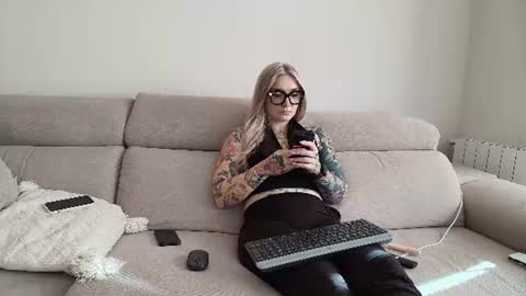 tattoobbgirl online show from July 14, 2026, 4:56 pm