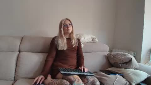 tattoobbgirl online show from July 21, 2026, 6:10 pm