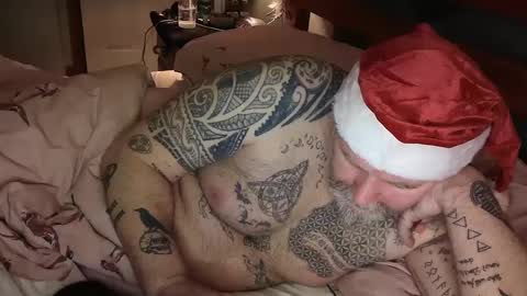 Tattooeddilf 01 online show from December 18, 2024, 2:32 am