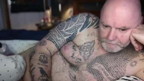 Tattooeddilf 01 online show from May 13, 2026, 5:05 am