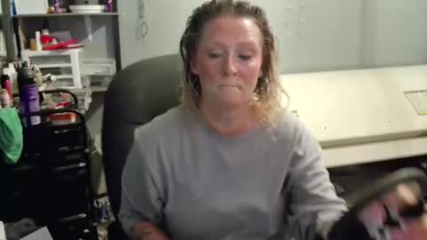 Lisa Lovely online show from February 10, 2025, 11:15 am