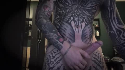 Snapshot of tattooedguy_ chatting on December 19, 2025, 7:54 pm TattooedGuy online show from December 19, 2025, 7:54 pm