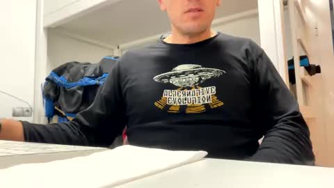 Tatuador40 online show from January 24, 2025, 11:56 pm