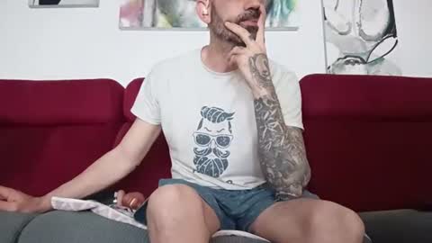 Tatuado20cm online show from May 5, 2026, 1:57 am
