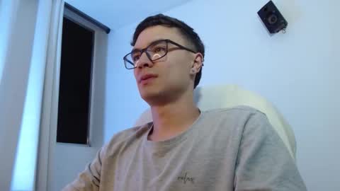 taurus4k online show from November 12, 2025, 2:12 am