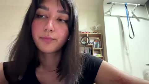 Snapshot of tawnyamartinek chatting on June 9, 2026, 8:15 am Riza online show from June 9, 2026, 8:15 am