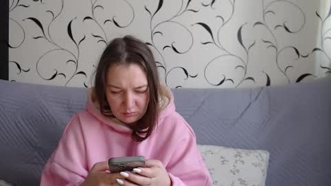 Snapshot of taxxxu chatting on February 9, 2026, 7:45 am Diana online show from February 9, 2026, 7:45 am