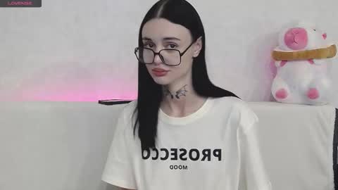 Taya online show from September 15, 2025, 7:03 pm