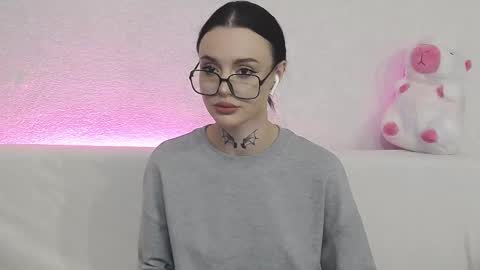 Taya online show from October 22, 2025, 5:13 pm