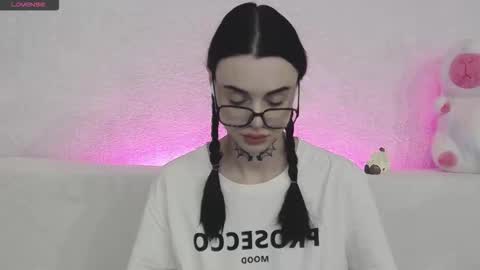 Taya online show from November 13, 2025, 4:50 pm