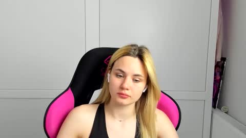 Tay online show from May 26, 2026, 7:10 pm