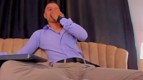 tayler_milers online show from June 5, 2026, 6:52 am
