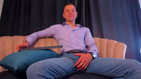 tayler_milers online show from June 6, 2026, 4:06 am