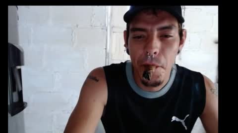 Snapshot of tayler_punk chatting on December 1, 2024, 4:29 pm tayler punk online show from December 1, 2024, 4:29 pm