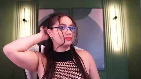 Snapshot of taylerkim chatting on October 9, 2025, 6:50 pm Teylor Kim online show from October 9, 2025, 6:50 pm