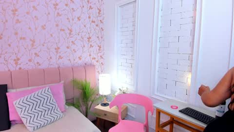 Taylor Bennet online show from January 15, 2025, 12:04 pm