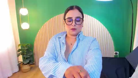 Taylor Bennet online show from March 26, 2026, 11:49 am