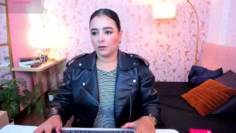 Taylor Bennet online show from July 27, 2026, 12:12 pm