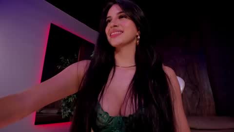 Snapshot of taylor_jonnees chatting on February 15, 2025, 7:06 pm Taylor Help me to get 100 thumbs up online show from February 15, 2025, 7:06 pm