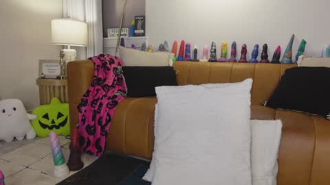 Snapshot of taylor_love_303 chatting on October 5, 2025, 10:13 am Taylor -- online show from October 5, 2025, 10:13 am