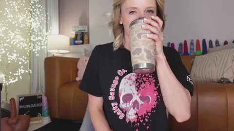 Snapshot of taylor_love_303 chatting on February 6, 2026, 11:02 am Taylor -- online show from February 6, 2026, 11:02 am