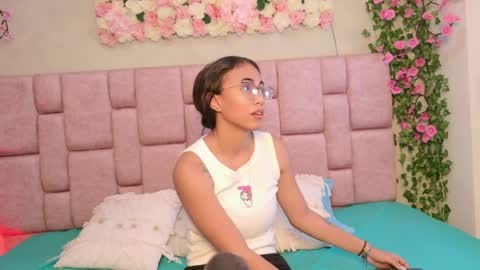 Snapshot of taylorcollinss chatting on May 29, 2026, 2:15 pm taylorcollinss online show from May 29, 2026, 2:15 pm
