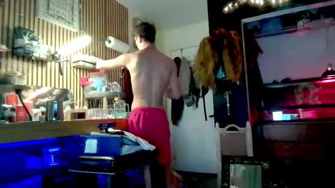 Snapshot of taylormade249 chatting on September 26, 2025, 7:40 pm Trevorling online show from September 26, 2025, 7:40 pm