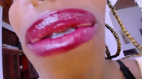 Snapshot of taylorslims chatting on July 23, 2026, 2:37 pm taylorslims online show from July 23, 2026, 2:37 pm