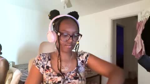 Snapshot of taylorsosweets chatting on July 24, 2026, 1:25 am Taylor online show from July 24, 2026, 1:25 am