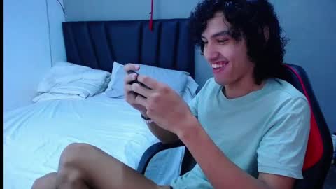 Tayron online show from November 17, 2025, 7:30 pm