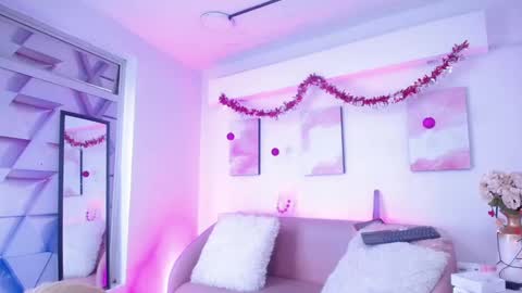 Snapshot of tayzon_foxxx chatting on January 4, 2025, 12:49 pm Sofia online show from January 4, 2025, 12:49 pm