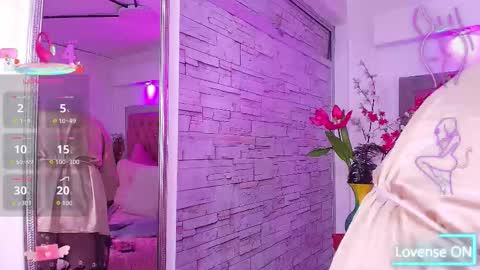 Snapshot of tayzon_foxxx chatting on September 9, 2025, 12:48 pm Sofia online show from September 9, 2025, 12:48 pm