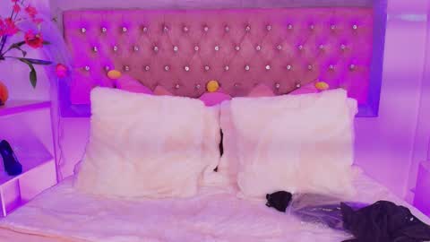 Snapshot of tayzon_foxxx chatting on October 16, 2025, 1:01 pm Sofia online show from October 16, 2025, 1:01 pm