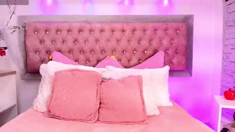 Snapshot of tayzon_foxxx chatting on October 25, 2025, 12:56 pm Sofia online show from October 25, 2025, 12:56 pm