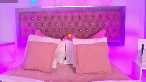 Snapshot of tayzon_foxxx chatting on November 5, 2025, 12:49 pm Sofia online show from November 5, 2025, 12:49 pm