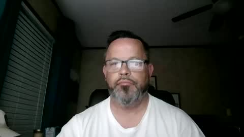 Snapshot of tdhawk87 chatting on May 11, 2026, 10:10 am tdhawk87 online show from May 11, 2026, 10:10 am