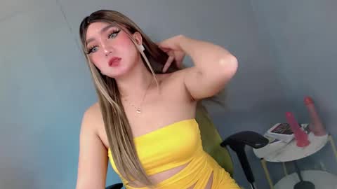 ellaine online show from March 6, 2025, 10:15 pm