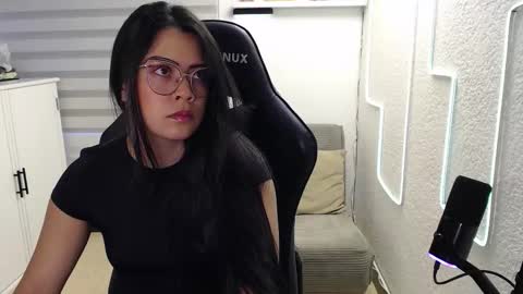 DYNAMITE DUO69 online show from March 4, 2026, 12:22 pm