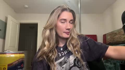 Katy online show from October 17, 2025, 2:48 am